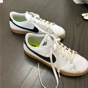 Women’s Nike Sneakers size 8